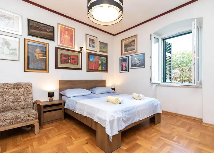 Antique Beautiful In Center With Terrace & Sea View Lägenhet Split