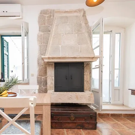 Apartment Antique Beautiful In Center With Terrace & Sea View