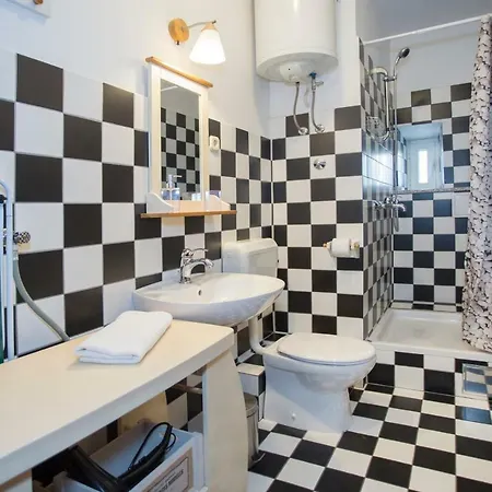 Antique Beautiful In Center With Terrace & Sea View Apartman *