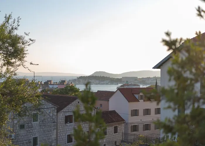 Antique Beautiful In Center With Terrace & Sea View 斯普利特