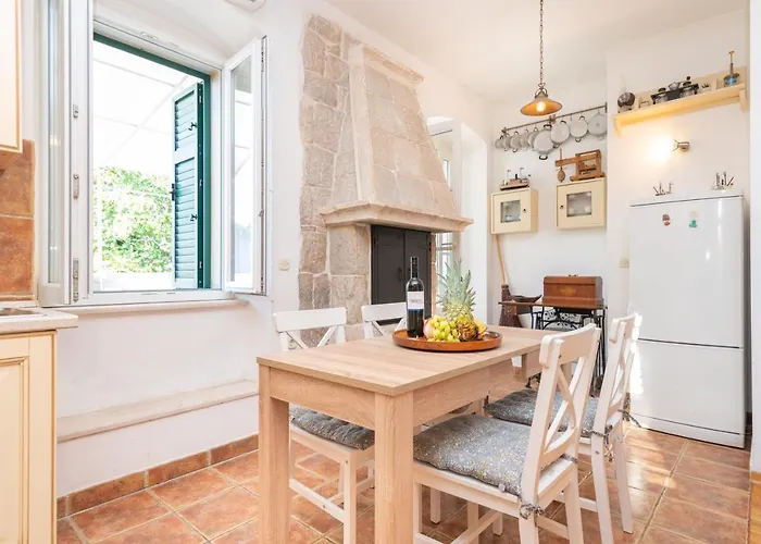 公寓 Antique Beautiful In Center With Terrace & Sea View