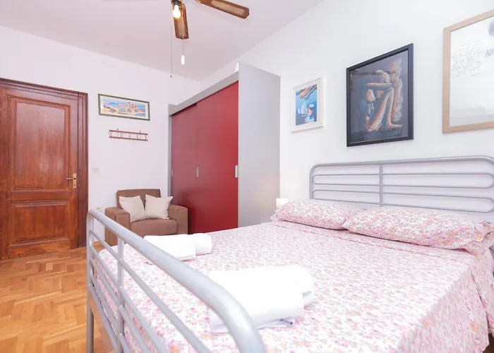 Antique Beautiful In Center With Terrace & Sea View 斯普利特