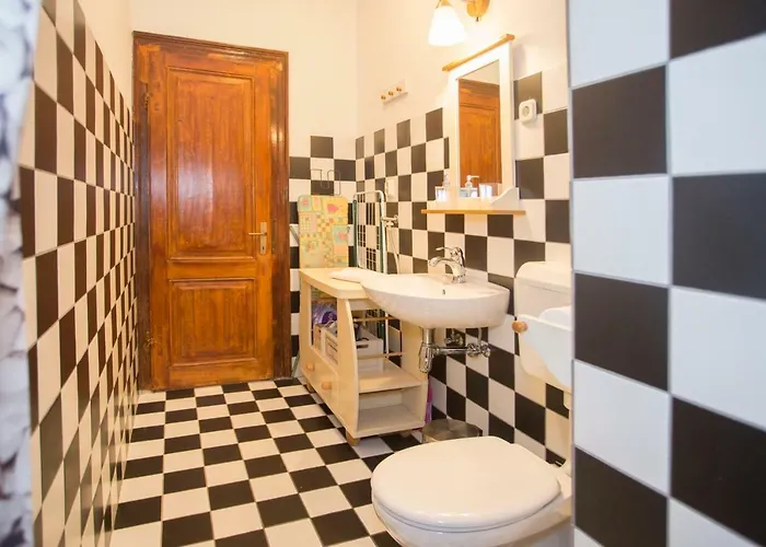 Antique Beautiful In Center With Terrace & Sea View 斯普利特