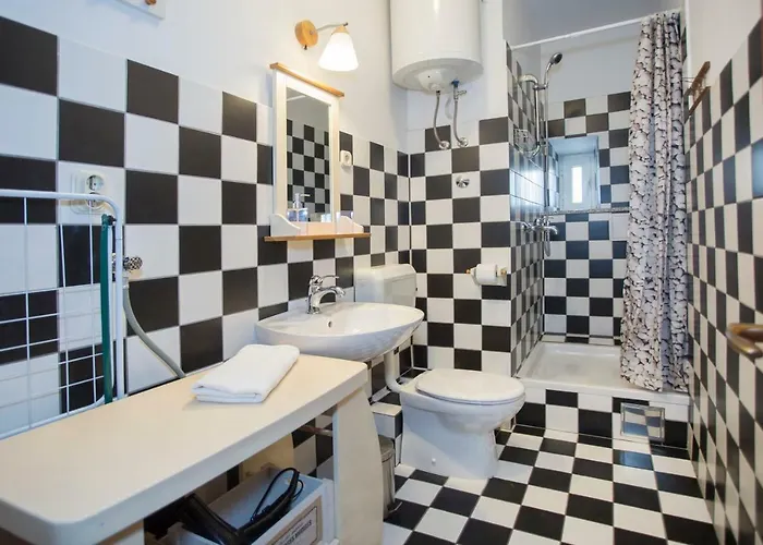 Antique Beautiful In Center With Terrace & Sea View 公寓 *