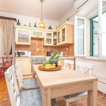 Antique Beautiful In Center With Terrace & Sea View 斯普利特